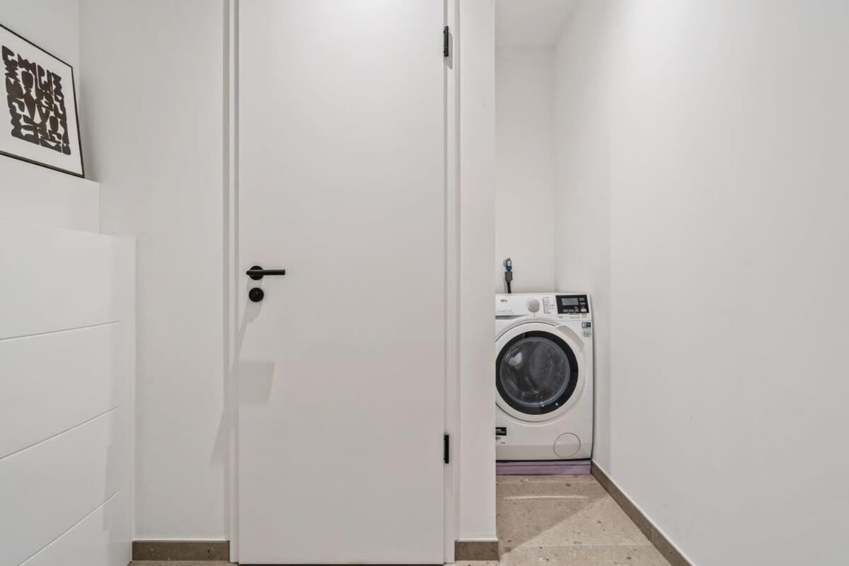 Apartamento Luxurious 2Br Apt With Balcony In Luxemburgo Exterior foto