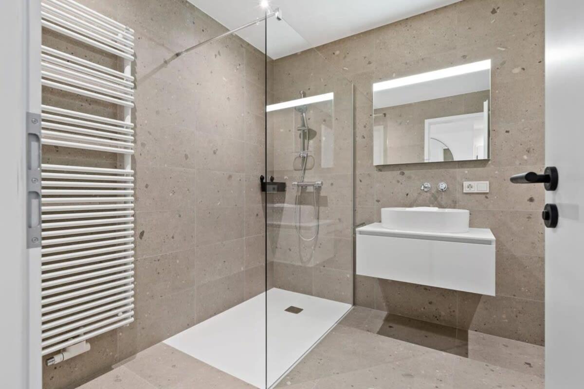 Apartamento Luxurious 2Br Apt With Balcony In Luxemburgo Exterior foto
