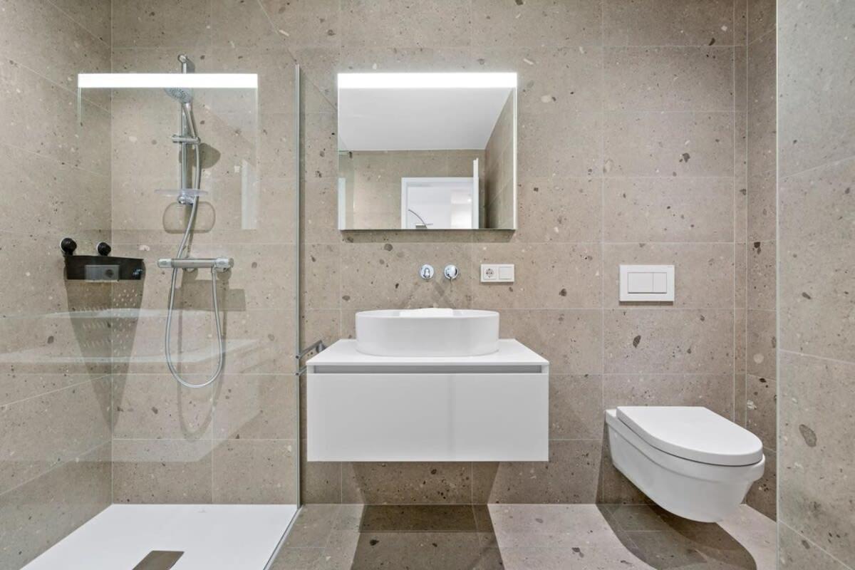 Apartamento Luxurious 2Br Apt With Balcony In Luxemburgo Exterior foto